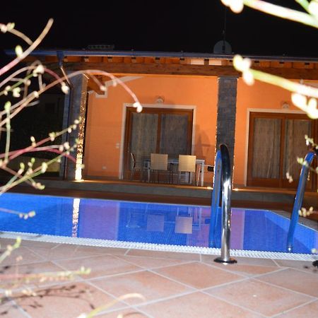 Villa Artemia Manerba del Garda Pokoj fotografie
