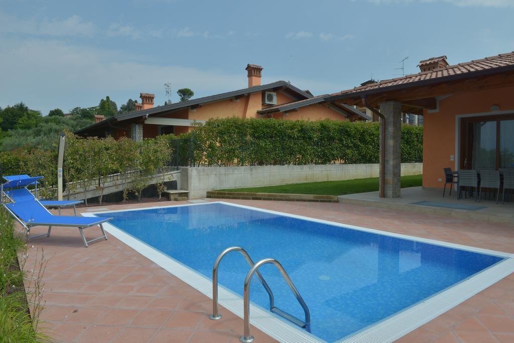 Villa Artemia Manerba del Garda Pokoj fotografie