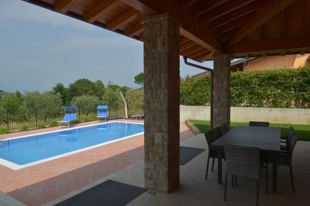 Villa Artemia Manerba del Garda Pokoj fotografie