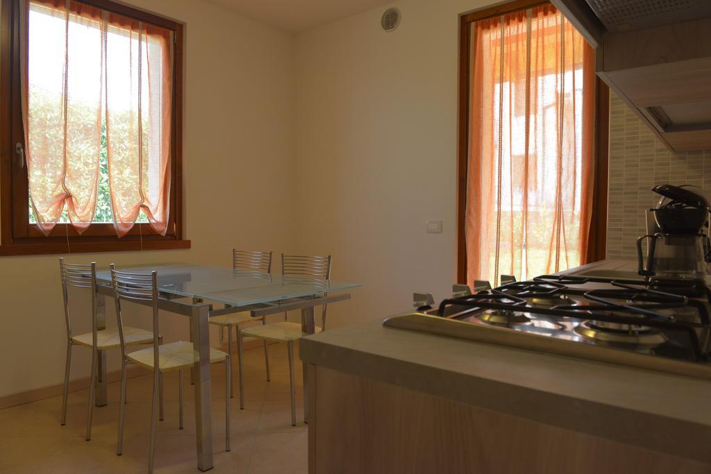 Villa Artemia Manerba del Garda Pokoj fotografie