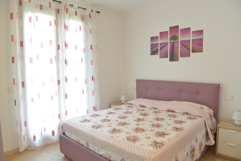 Villa Artemia Manerba del Garda Pokoj fotografie