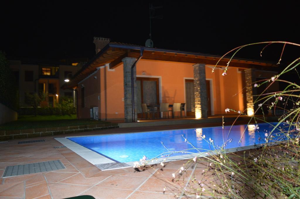 Villa Artemia Manerba del Garda Pokoj fotografie